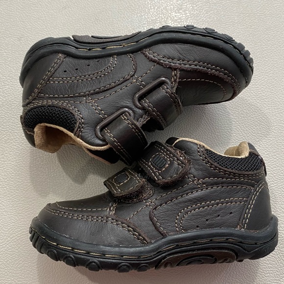 Stride Rite Pierce Dark Brown Velcro Size 4M - Picture 9 of 10